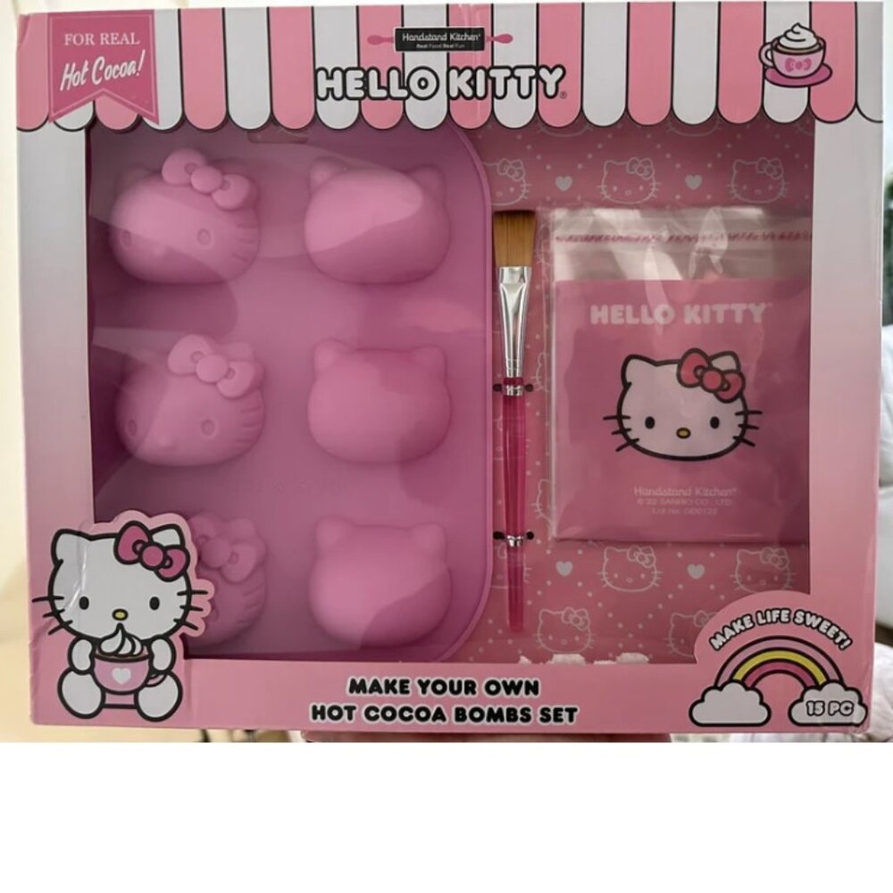 HELLO KITTY Make Your Own Hot Cocoa Bomb Gift Set Silicone Molds Chocolate NIP